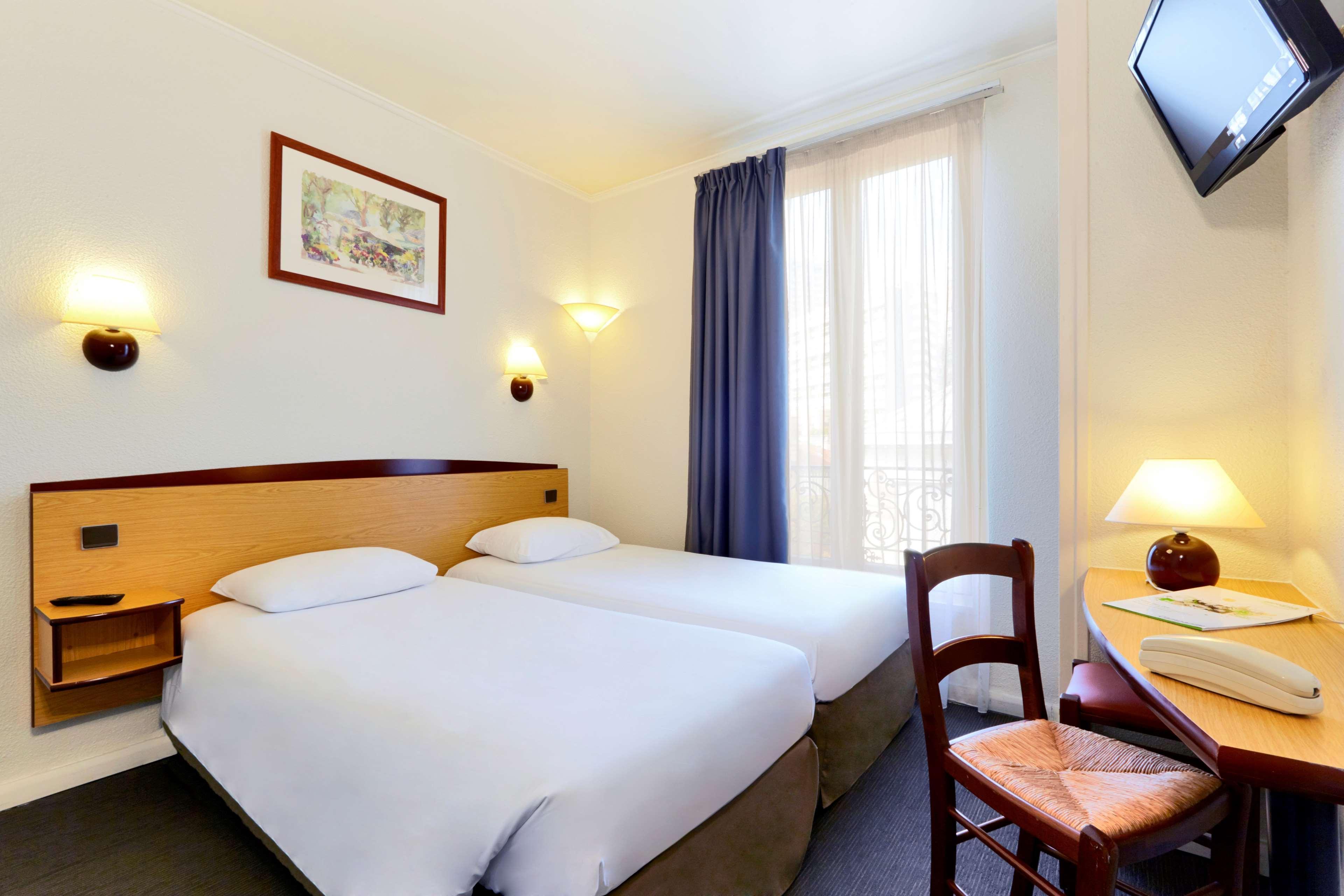 Campanile Paris Ouest - Boulogne Hotel Bagian luar foto