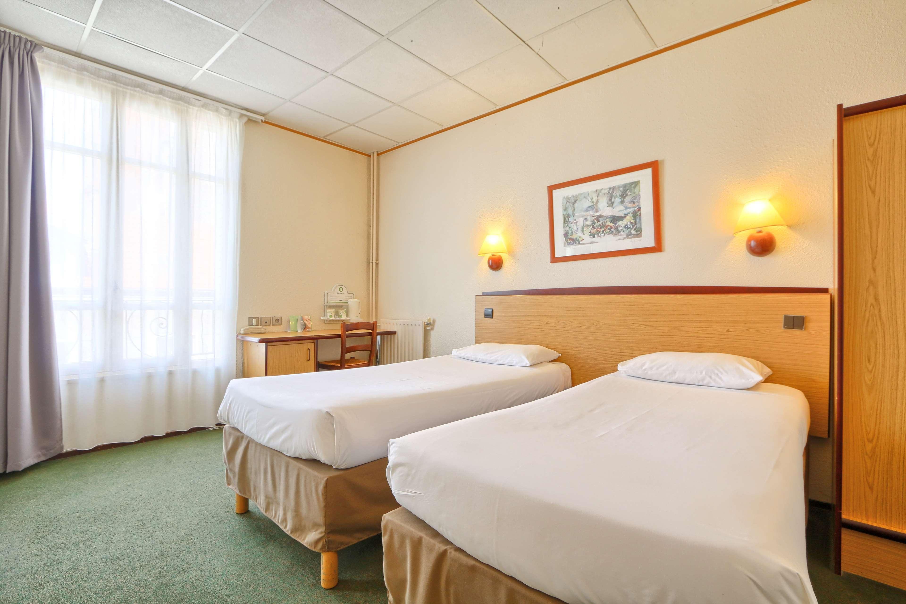 Campanile Paris Ouest - Boulogne Hotel Bagian luar foto