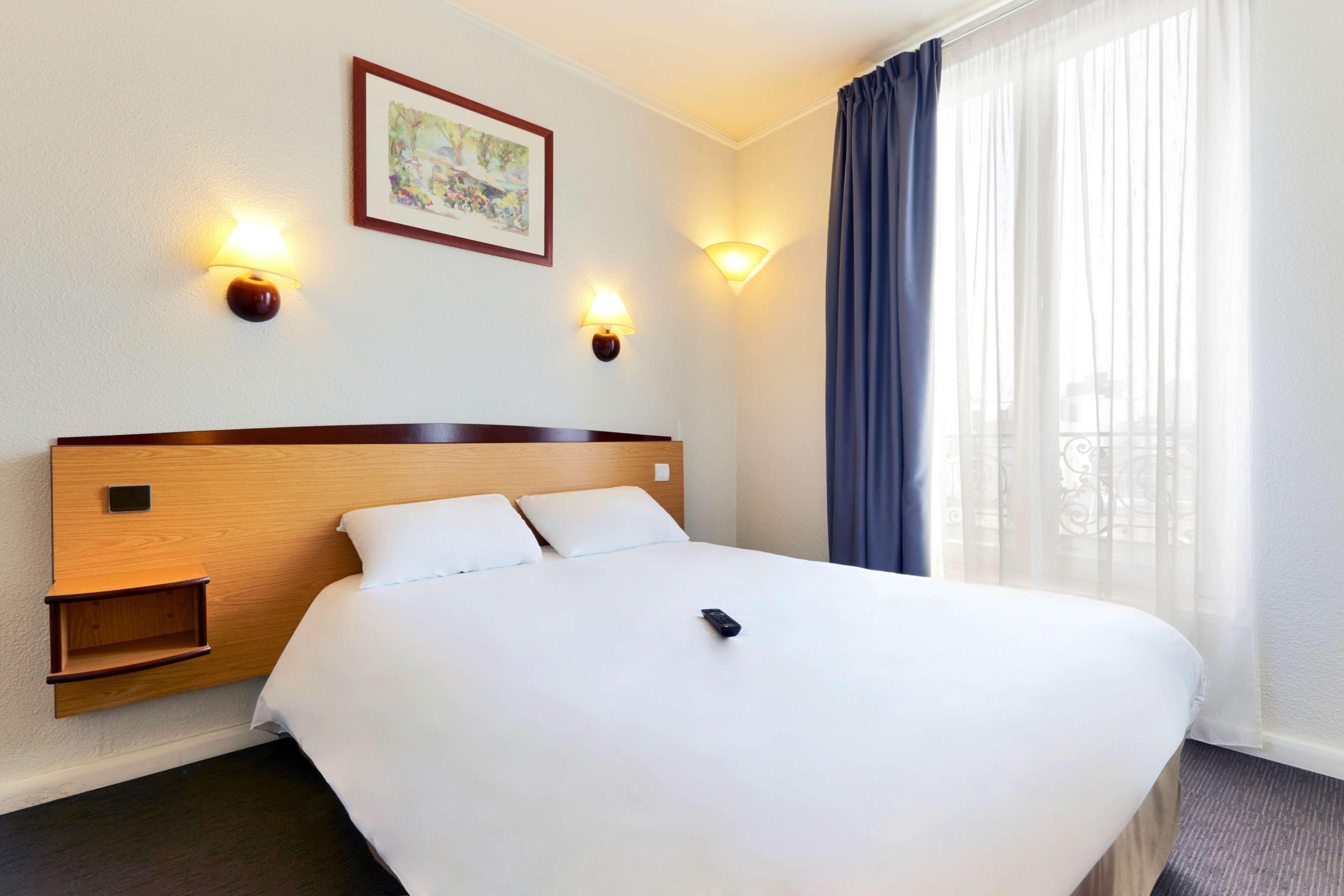 Campanile Paris Ouest - Boulogne Hotel Bagian luar foto