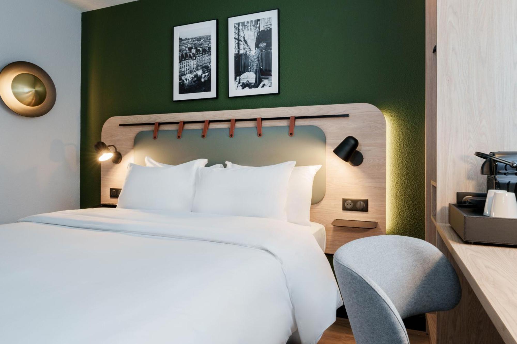 Campanile Paris Ouest - Boulogne Hotel Bagian luar foto